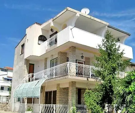 Danica Apartamento *
